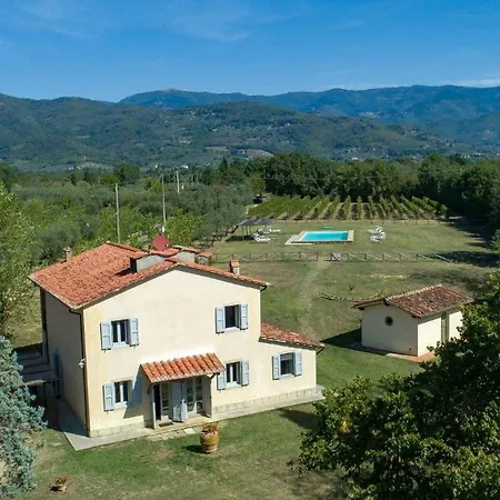 Villa Casa Campodonico 10 *
